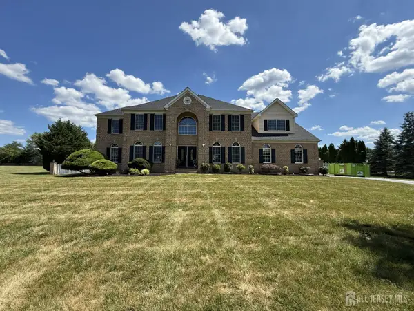-28 Renk Farm Drive, South Brunswick, NJ 08852