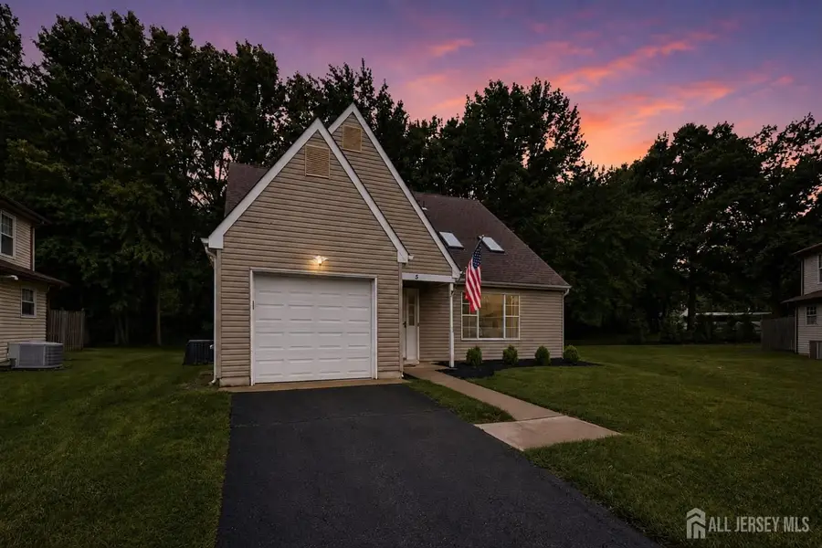 -5 Chamberlain Court, Old Bridge, NJ 08857 - #3