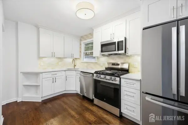 -1114 Bordentown Avenue, Parlin, NJ 08859