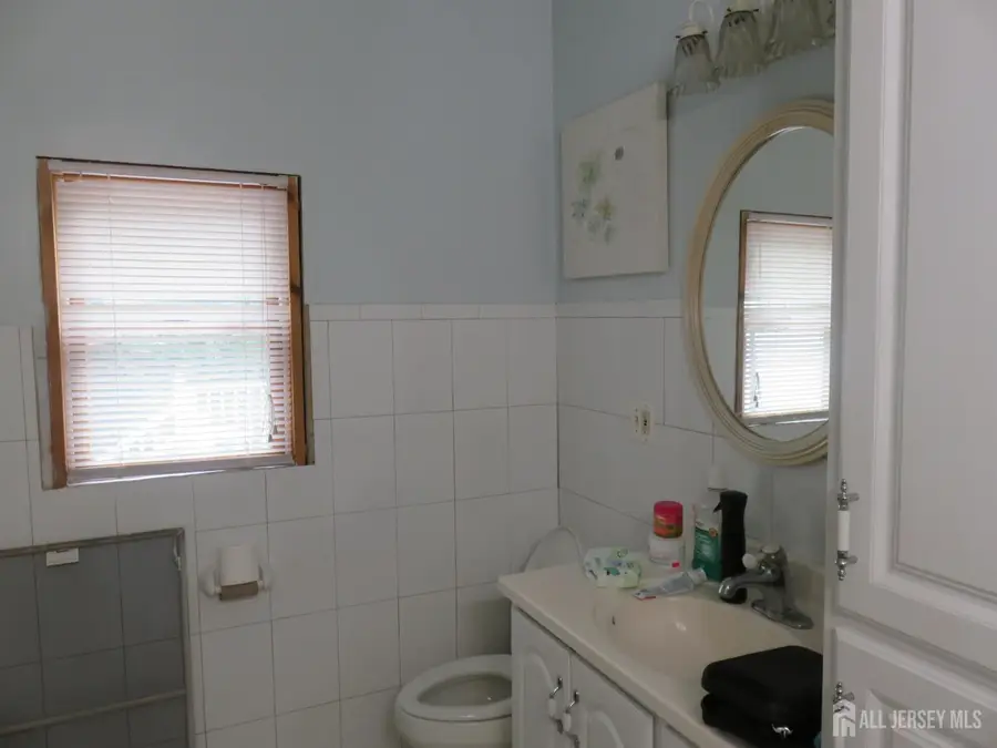 -12 Tonlyn Place, Sewaren, NJ 07077 - #3