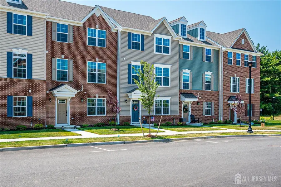 -220 Anchor Way, Aberdeen, NJ 07721 - #2