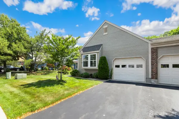 -9 Melborn Drive #B, Monroe, NJ 08831