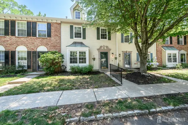 -62 Secretariat Court, Tinton Falls, NJ 07724