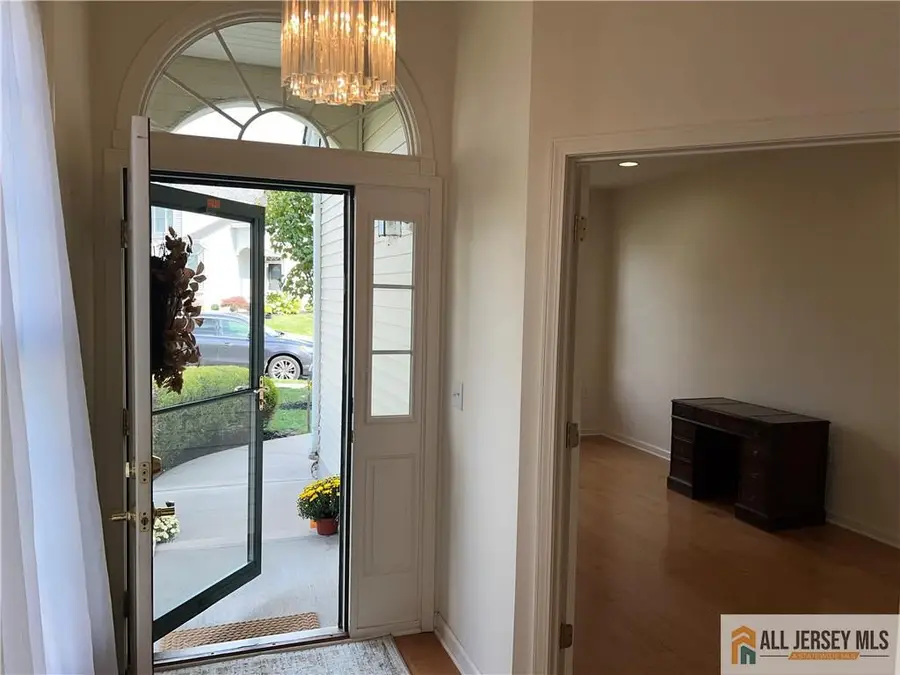 -99 Saratoga Court, Weston, NJ 08873 - #3