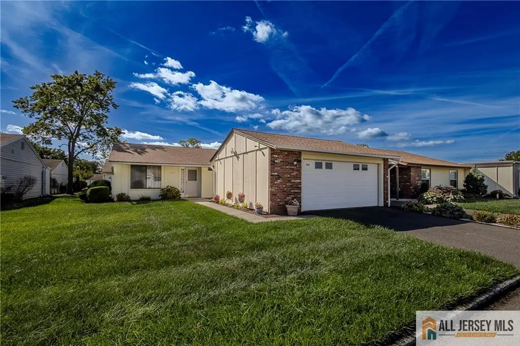 -30 Larch Plaza #A, Clearbrook, NJ 08831 - Image #1