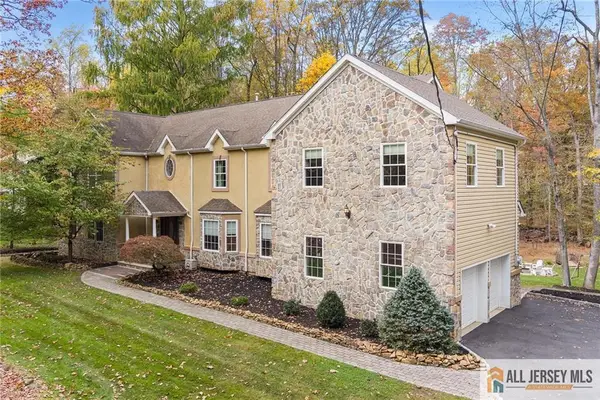 -21 Angus Lane, Warren, NJ 07059