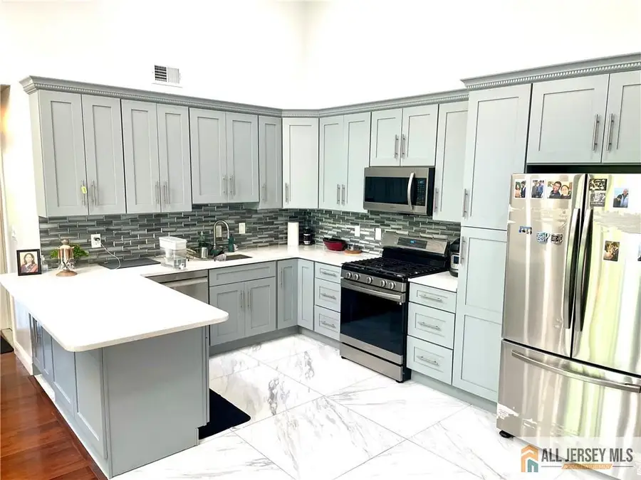 -341 Wimbeldon Court, North Brunswick, NJ 08902 - Image #2