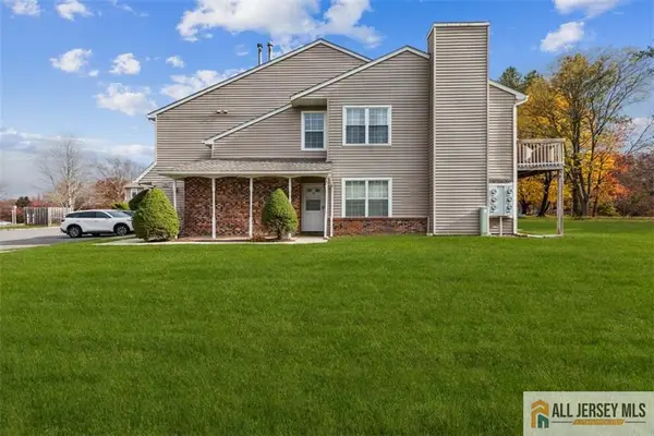 -15 Lindsey Circle, Old Bridge, NJ 08857