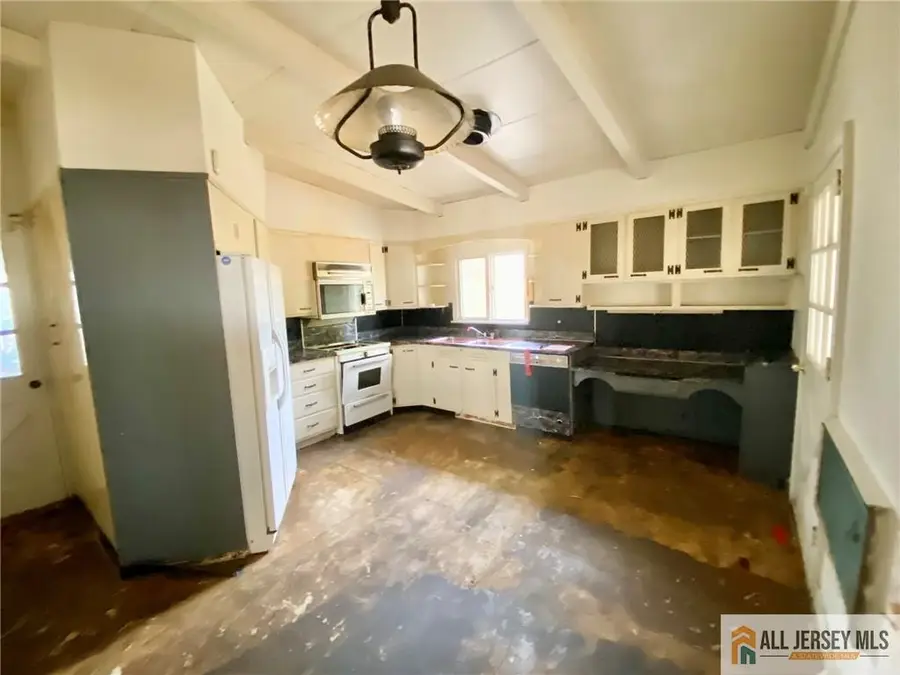 -323 Concord Avenue, Ewing Township, NJ 08618 - Image #3