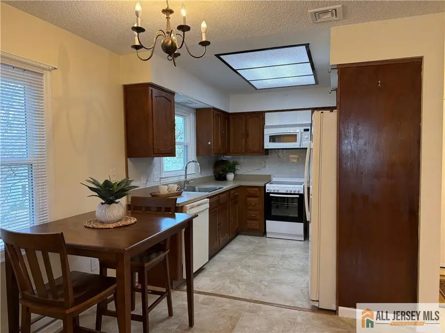 -393 Newport Way #393-O, Monroe, NJ 08831 - Image #3