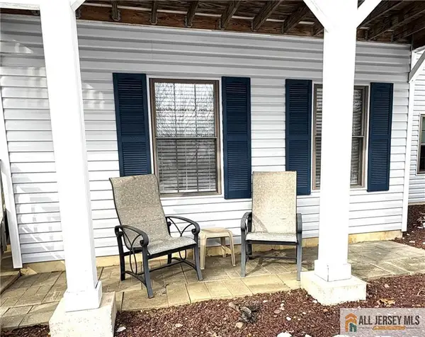 -3 E Wycoff Way, East Brunswick, NJ 08816