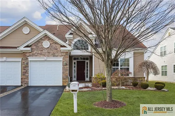 -42 Gryphon Drive, Monroe, NJ 08831