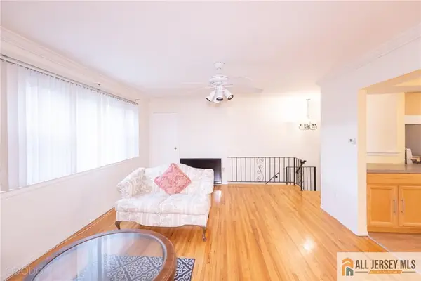 -187 Evergreen Road #4B, Edison, NJ 08820