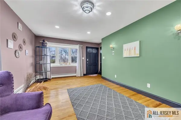 -165 Crescent Avenue, Woodbridge Proper, NJ 07095