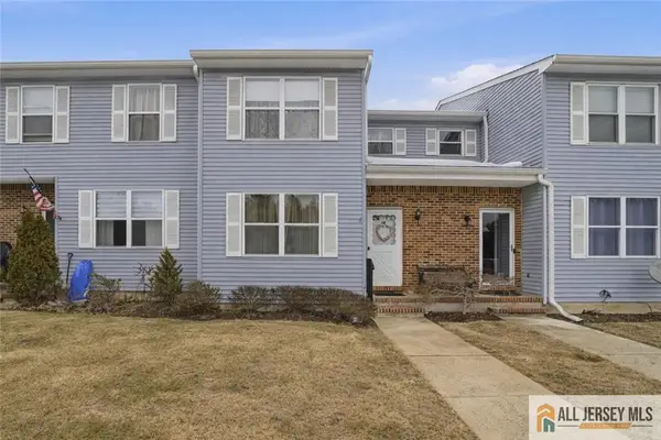 -26 Peachtree Lane, Jamesburg, NJ 08831