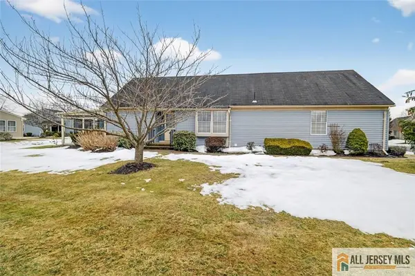 -17 George Washington Drive #17B, Monroe, NJ 08831