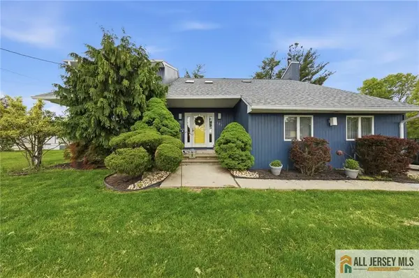 -121 W Hill Road, Colonia, NJ 07067