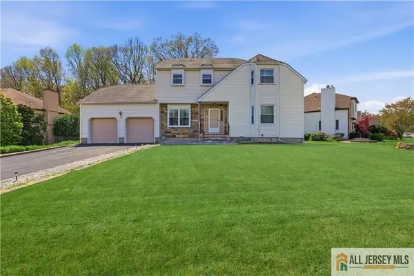 -40 La Valencia Road, Old Bridge, NJ 08857