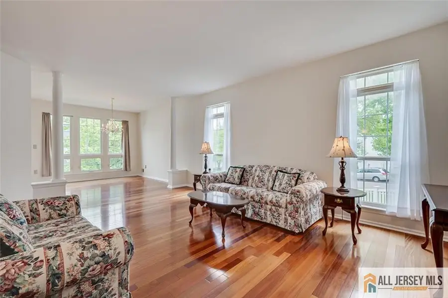 -10 Villanova Drive, Kendall Park, NJ 08824 - #2