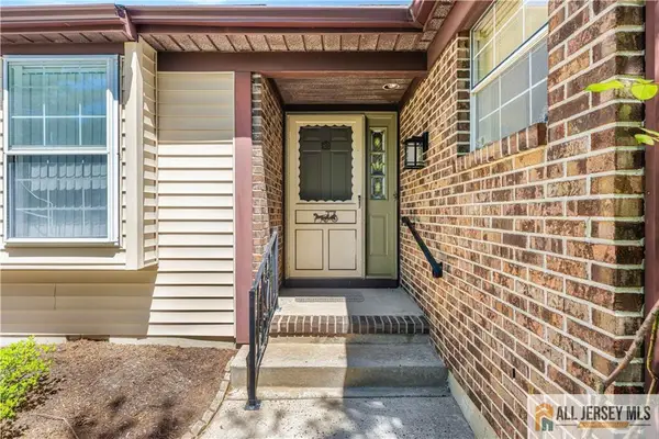 -2 Ethan Allen Drive, Monroe, NJ 08831