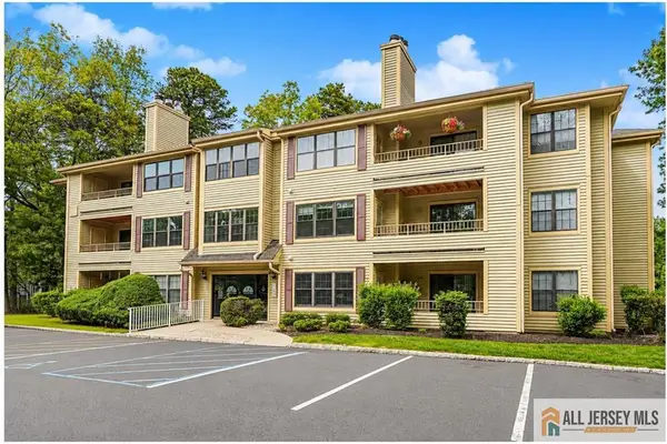 -612 Chester Court, Helmetta, NJ 08828