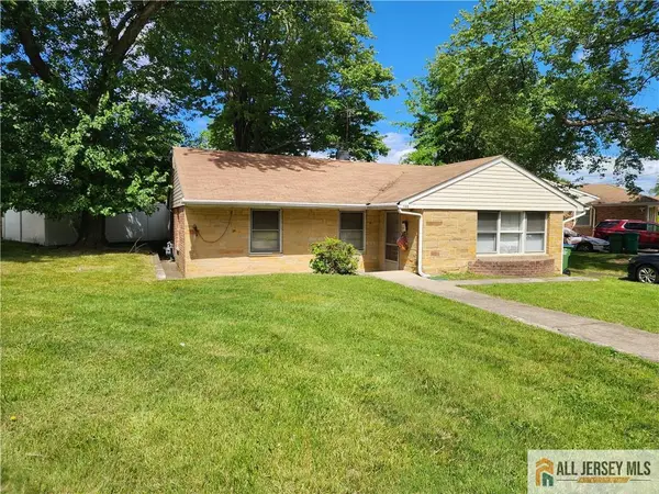 -130 Garden Terrace, Edison, NJ 08817