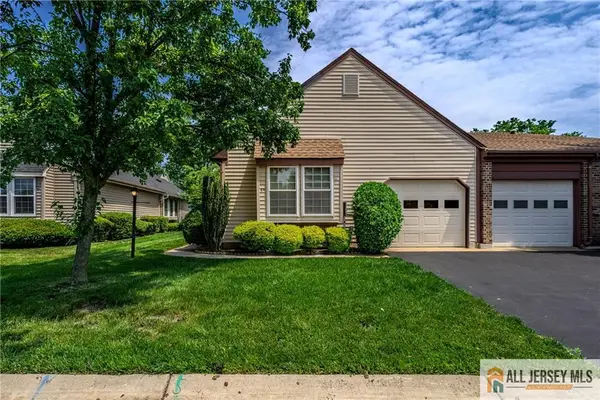 -4 Martin Van Buren Drive #B, Monroe, NJ 08831