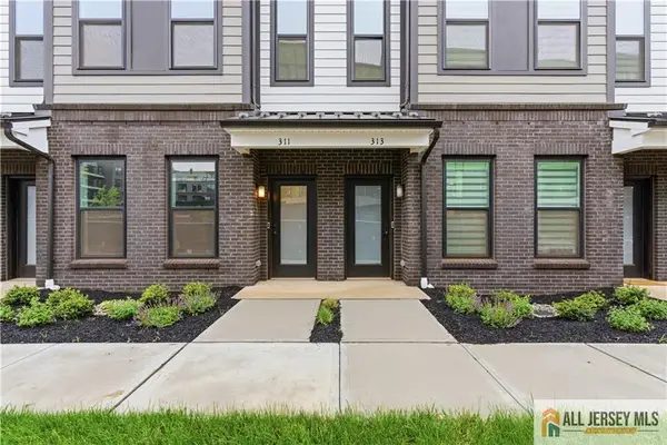 -311 Sadie Circle, New Brunswick, NJ 08901