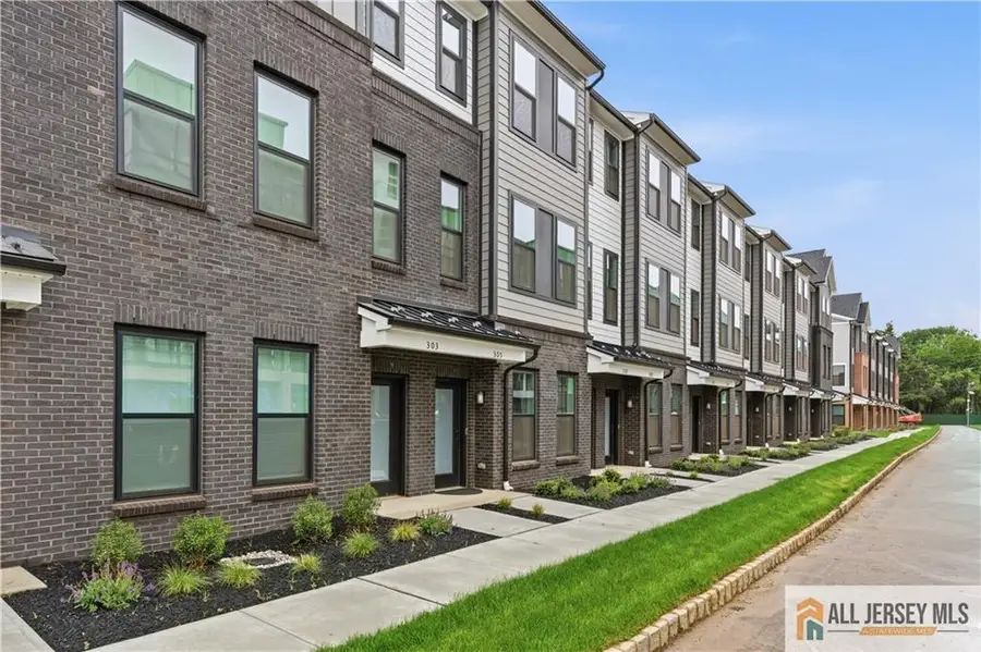 -311 Sadie Circle, New Brunswick, NJ 08901 - #2
