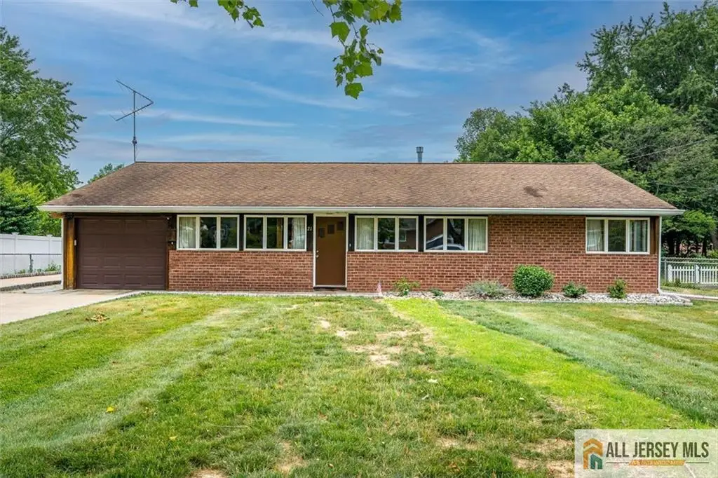 -21 Tyndall Road, Kendall Park, NJ 08824 - #1