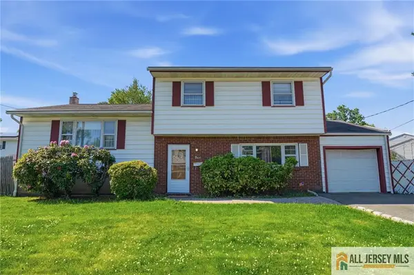 -11 Reo Court, Colonia, NJ 07067