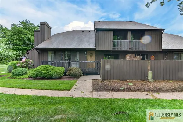 -108 Westgate Drive, Edison, NJ 08820