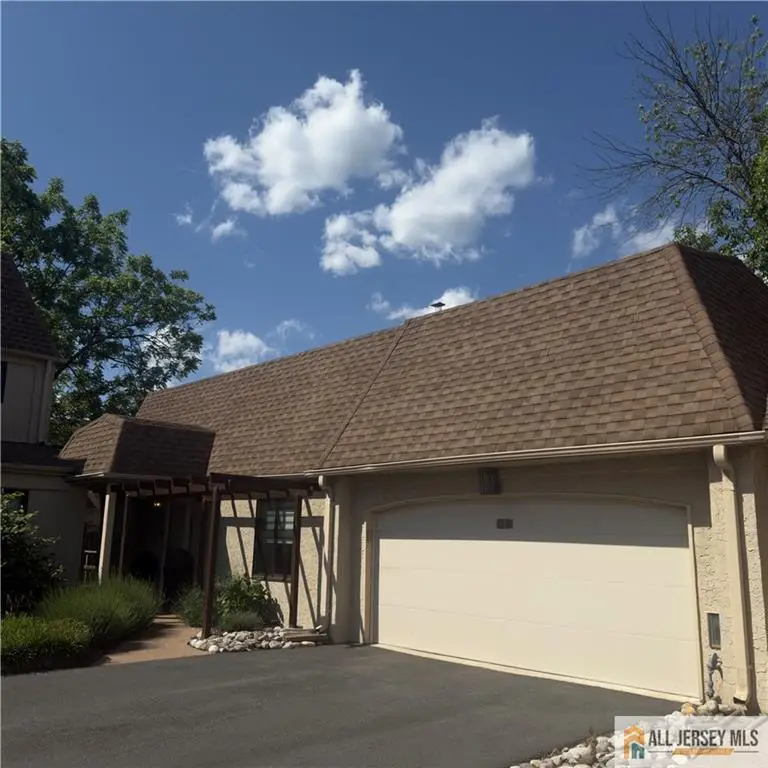 -2 Park Gate Drive #1002, Edison, NJ 08820 - #1