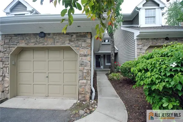 -61 Briarwood Court, South Brunswick, NJ 08540