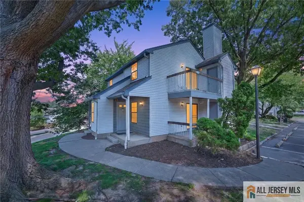-502 Woodbridge Commons Way, Iselin, NJ 08830