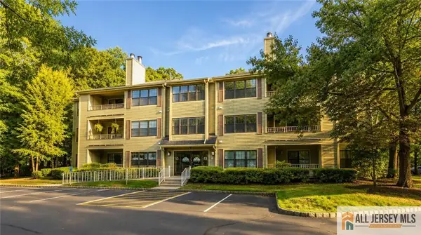 -1310 Stoneridge Circle, Helmetta, NJ 08828