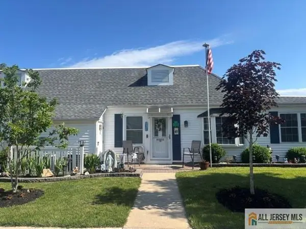 -150 Providence Way #B, Jamesburg, NJ 08831