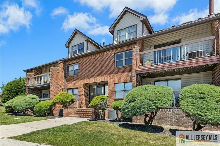-121 Beverly Hills Terrace #B, Woodbridge, NJ 07095 - #2