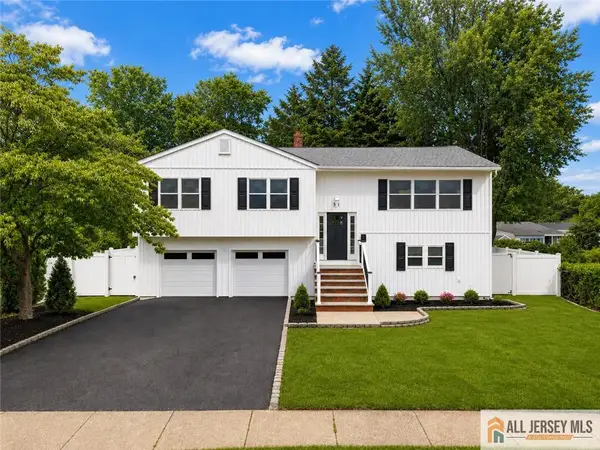 -31 Shearn Drive, Middlesex, NJ 08846