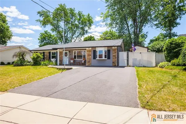 -10 Norwood Avenue, Monroe, NJ 08831