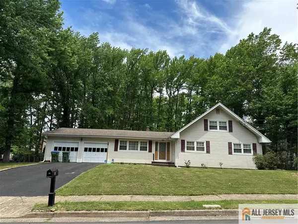 -3 Westover Way, Edison, NJ 08820