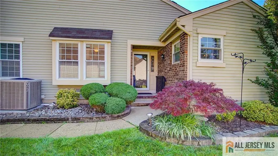 -23 Bedfordshire Drive, Monroe, NJ 08831 - #2