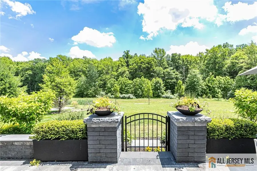 -40 Inverness Drive, Kendall Park, NJ 08824 - #3
