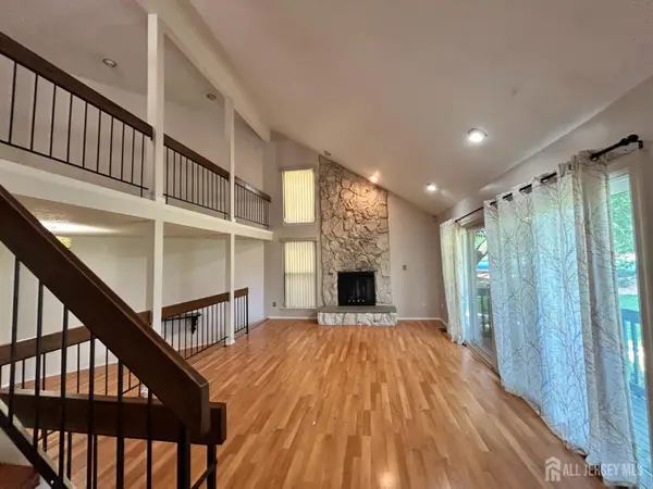 -17 Westgate Drive, Edison, NJ 08820