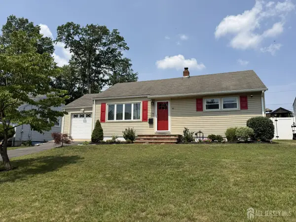 -36 Maplewood Avenue, Colonia, NJ 07067