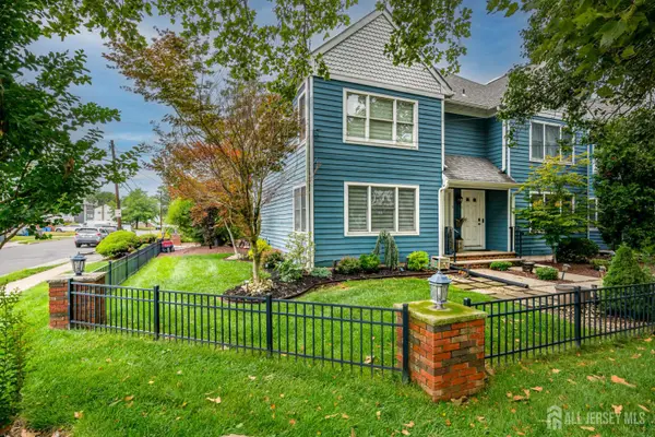 -2 Mulberry Lane, Metuchen, NJ 08840