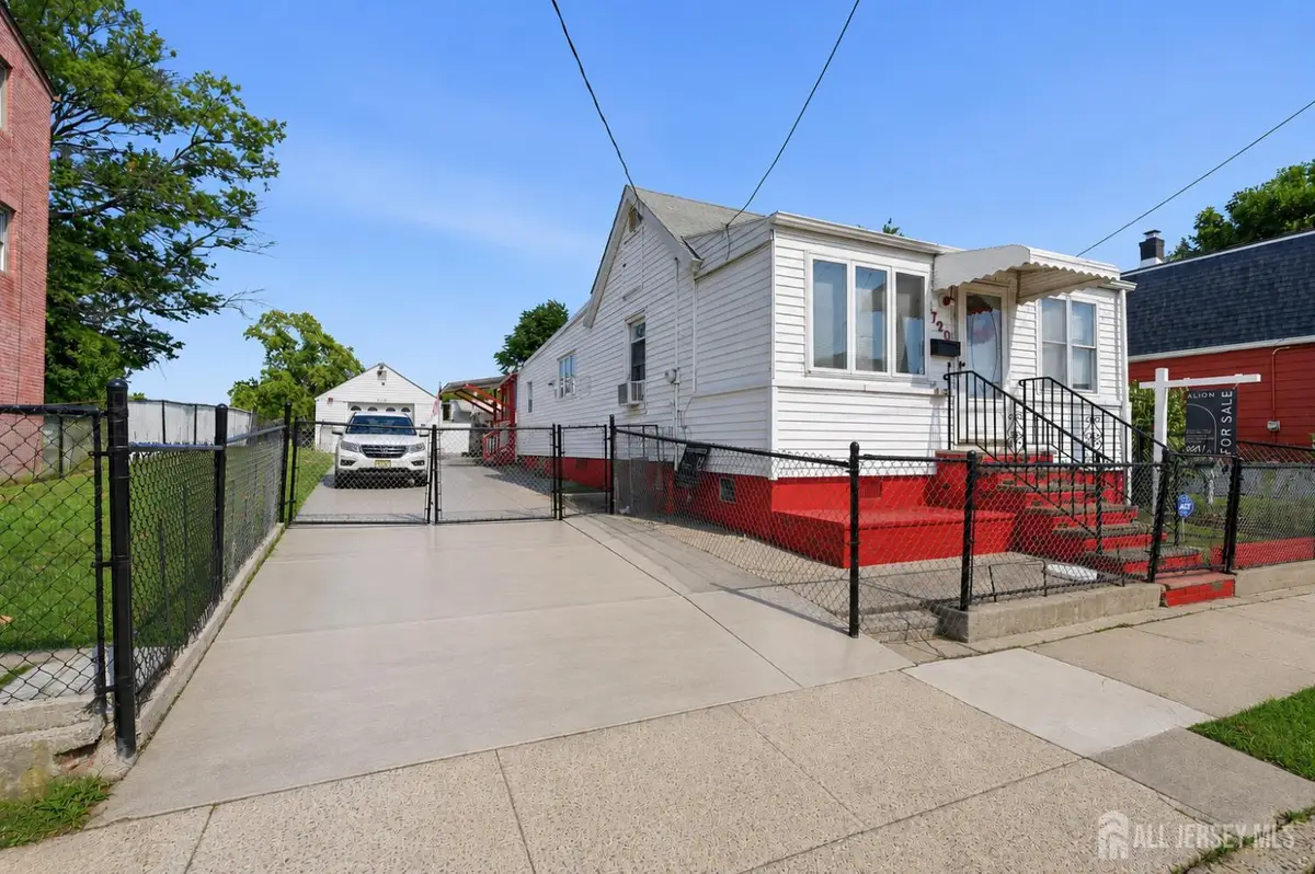 -720 Mary Street, Perth Amboy, NJ 08861 - #1