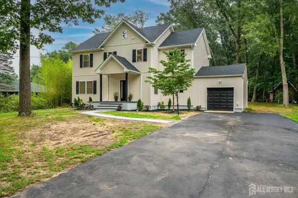 -290 Fresh Ponds Road, South Brunswick, NJ 08810