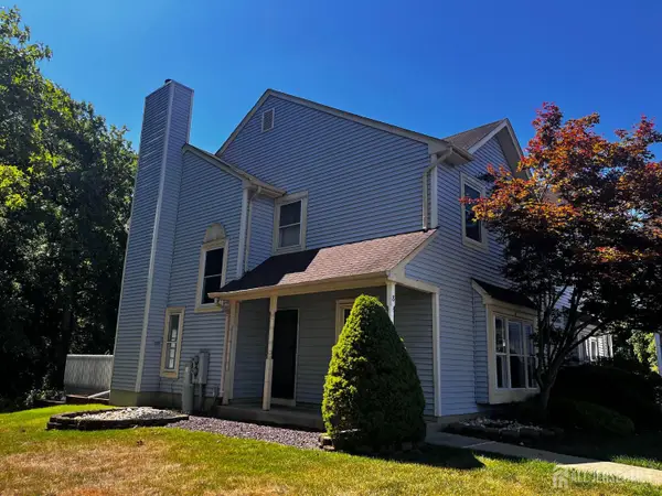 -8 Harmony Way, Sayreville, NJ 08872
