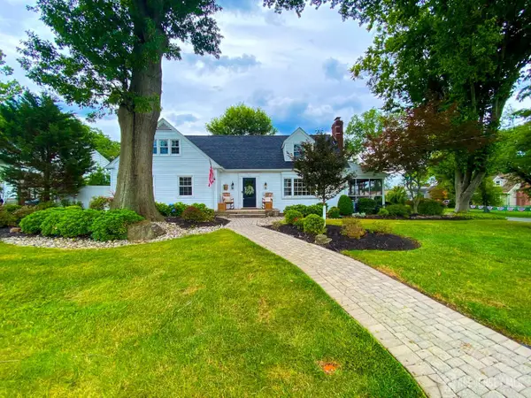 -608 E Hendricks Boulevard E, South Plainfield, NJ 07080